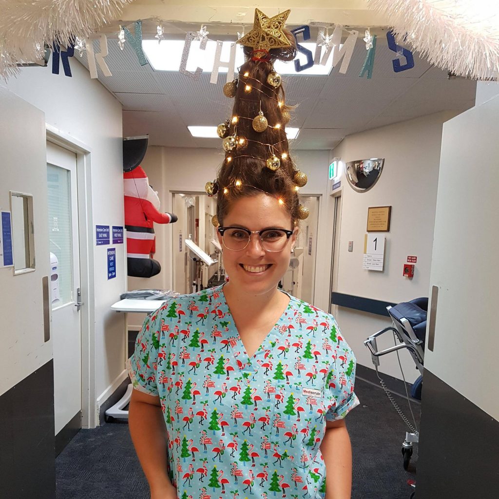 Photo: Nurse turns hair into Christmas tree
